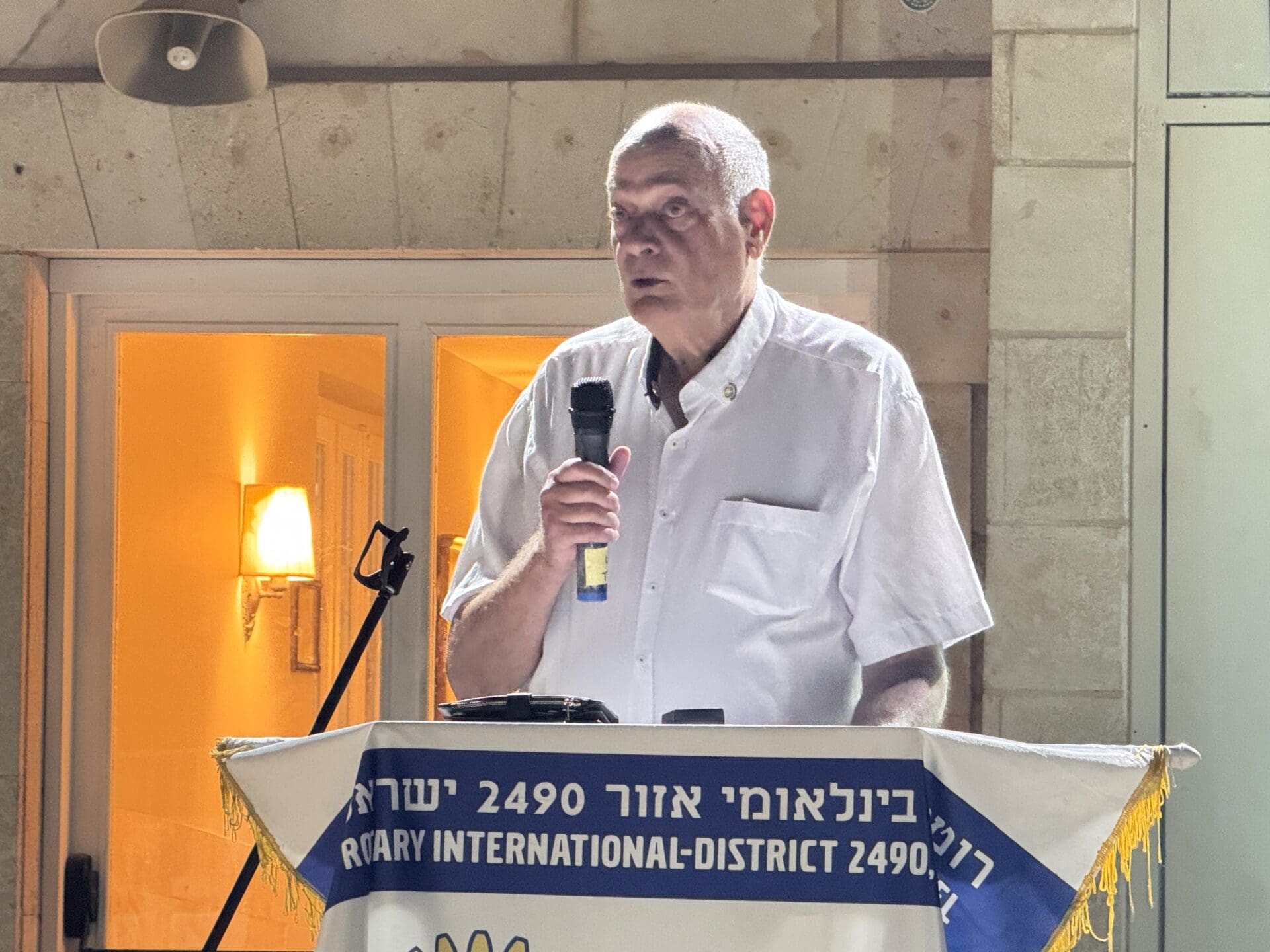 אמנון פרלמן - הנשיא הנכנס של מועדון רוטרי הוד הכרמל (צילום: ירון כרמי)