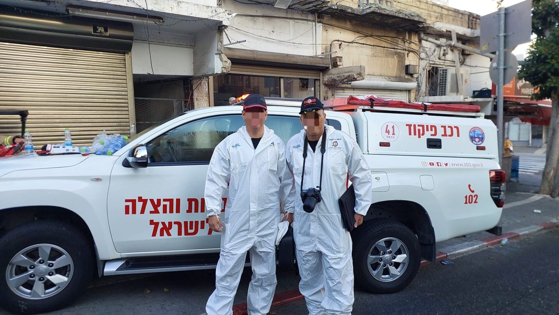 צוות חוקרי שריפות (צילום: כבאות והצלה)