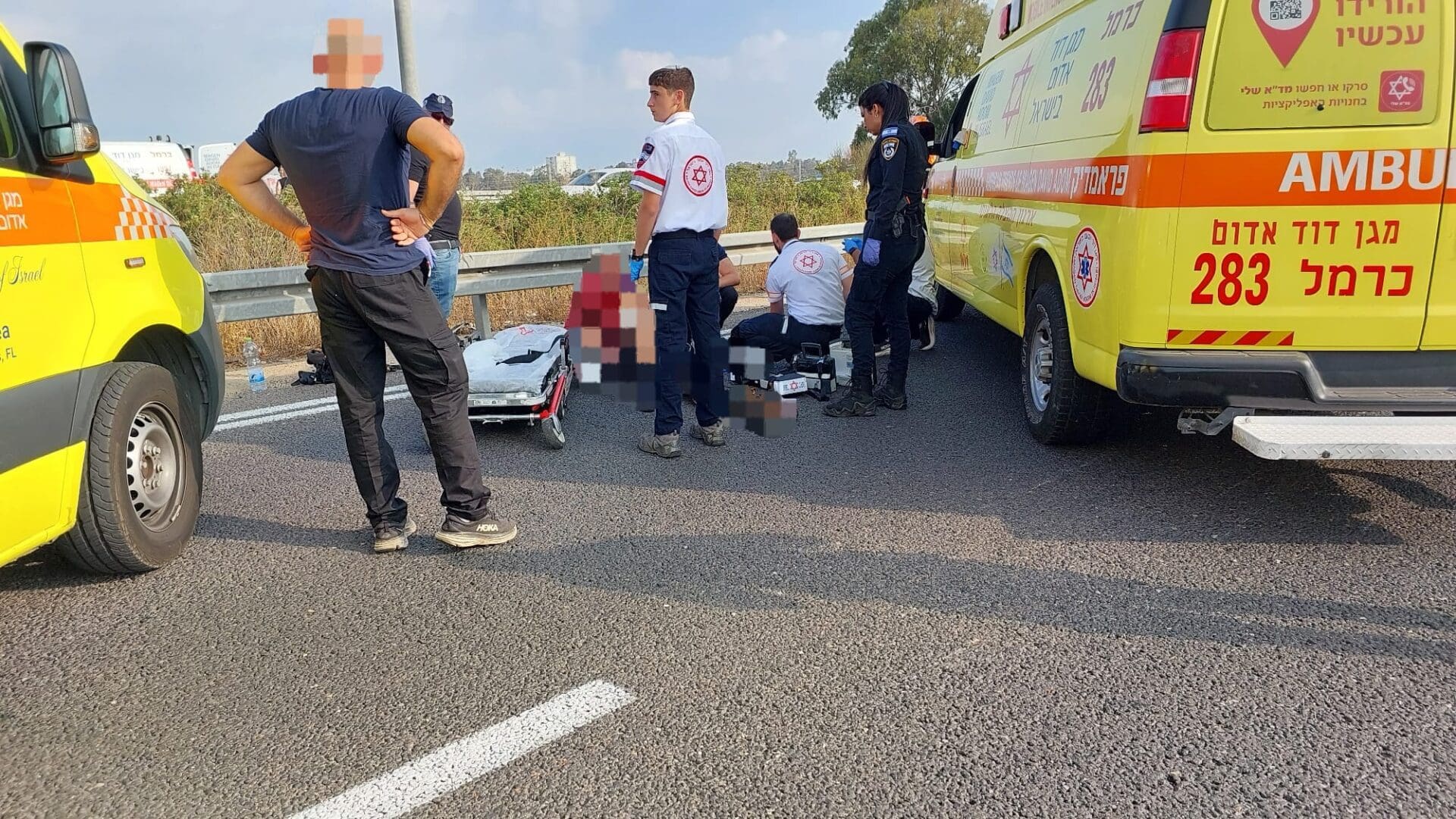 רוכב אופנוע כבן 20 נפצע קשה בכביש 22 סמוך לכפר ביאליק 6/7/26 (צילום: תיעוד מבצעי מד״א)