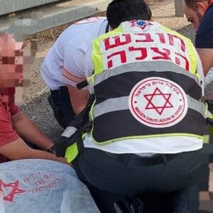 רוכב אופנוע כבן 20 נפצע קשה בכביש 22 סמוך לכפר ביאליק 6/7/26 (צילום: דוברות הצלה)