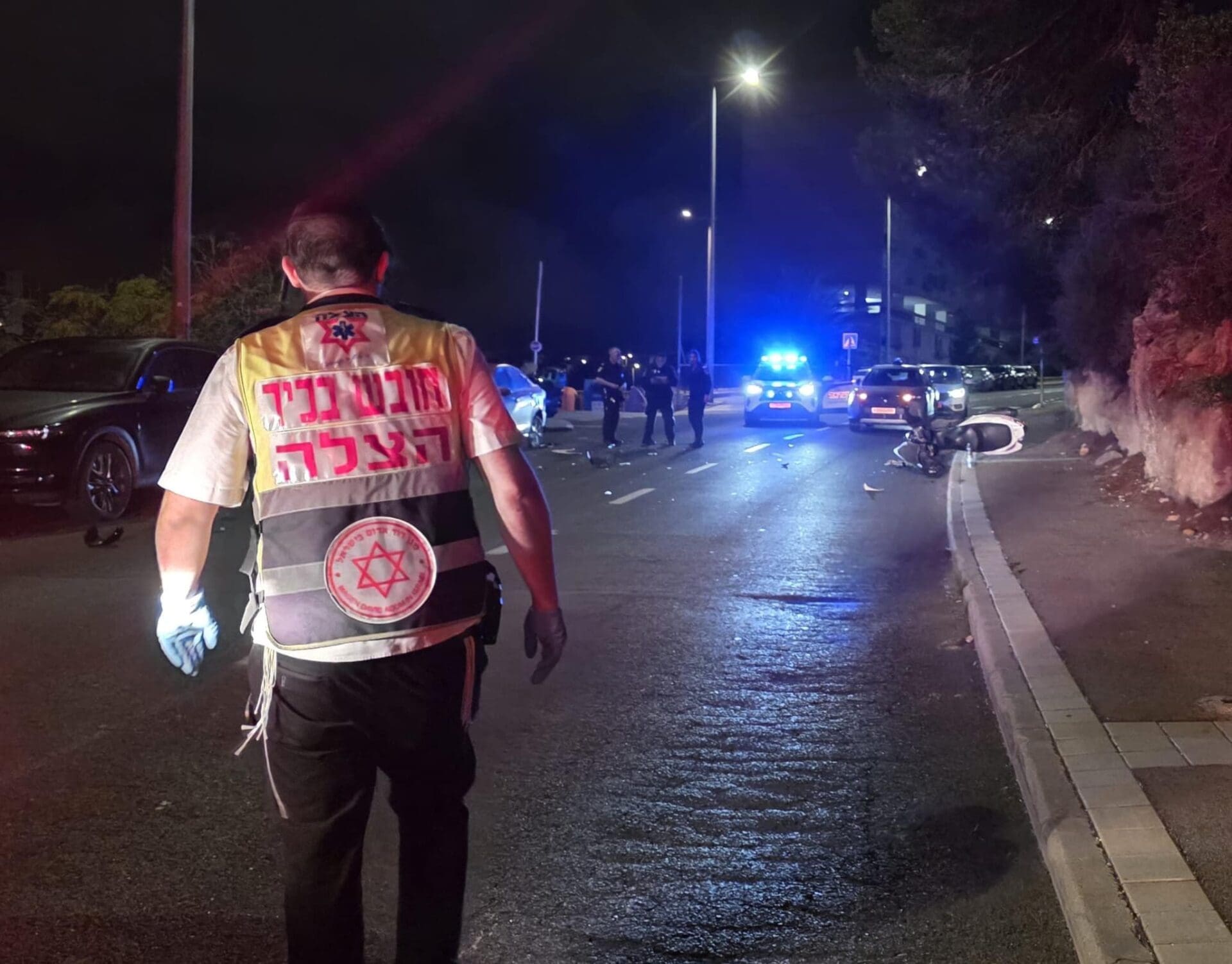 רוכב אופנוע נפצע קשה לאחר שהחליק ברחוב ליאון בלום בחיפה 8/7/26 (צילום: דוברות הצלה)