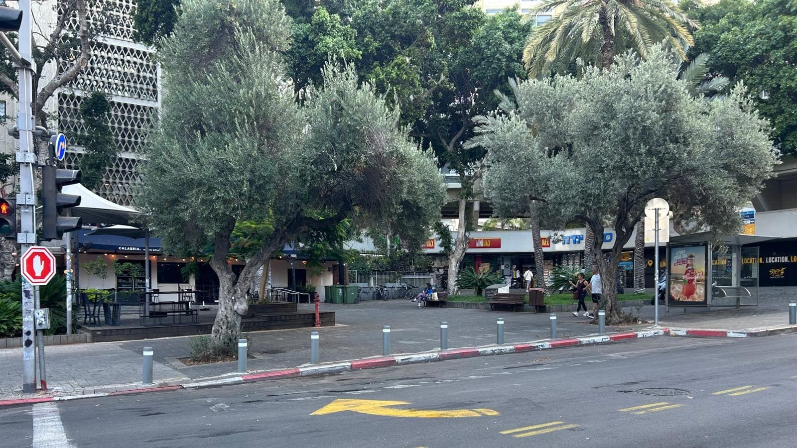 מרחב להיות בו - פינת רחוב המשמשת למפגש