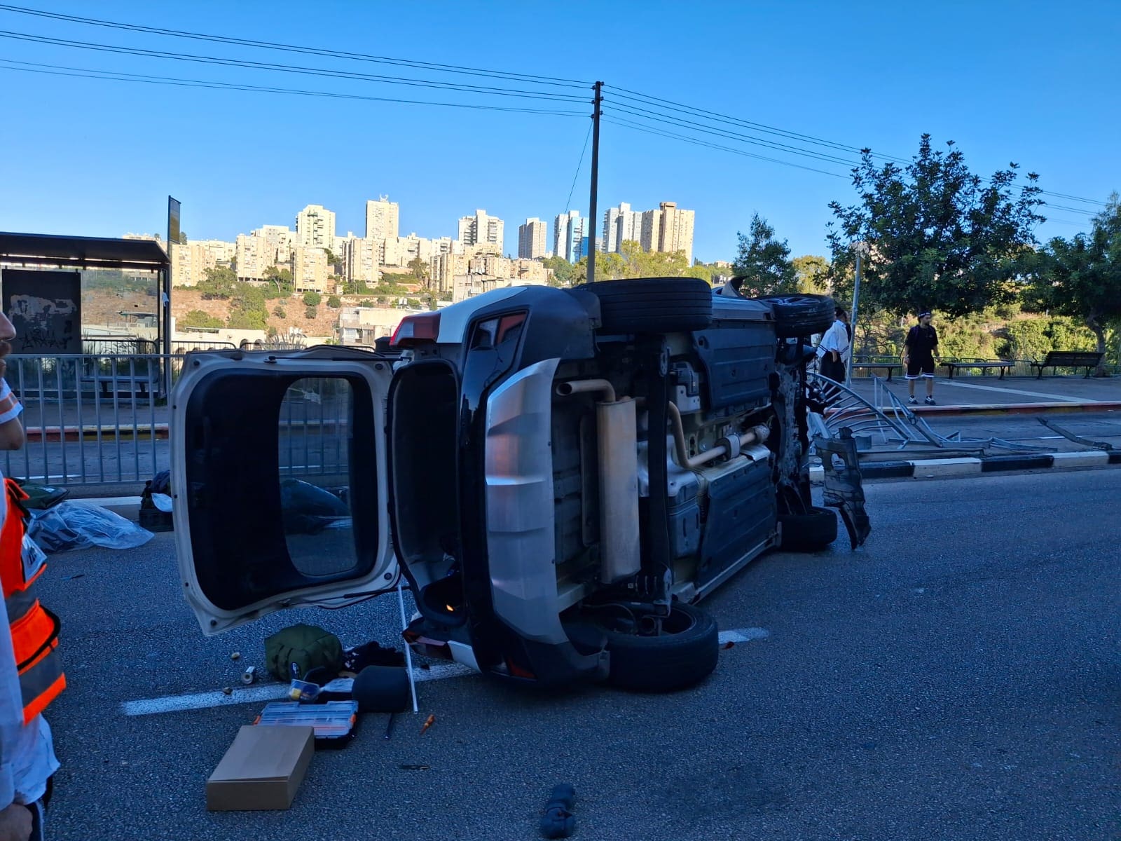 רכב התהפך ברחוב גאולה בחיפה – הנהג נפצע קל 10/7/26