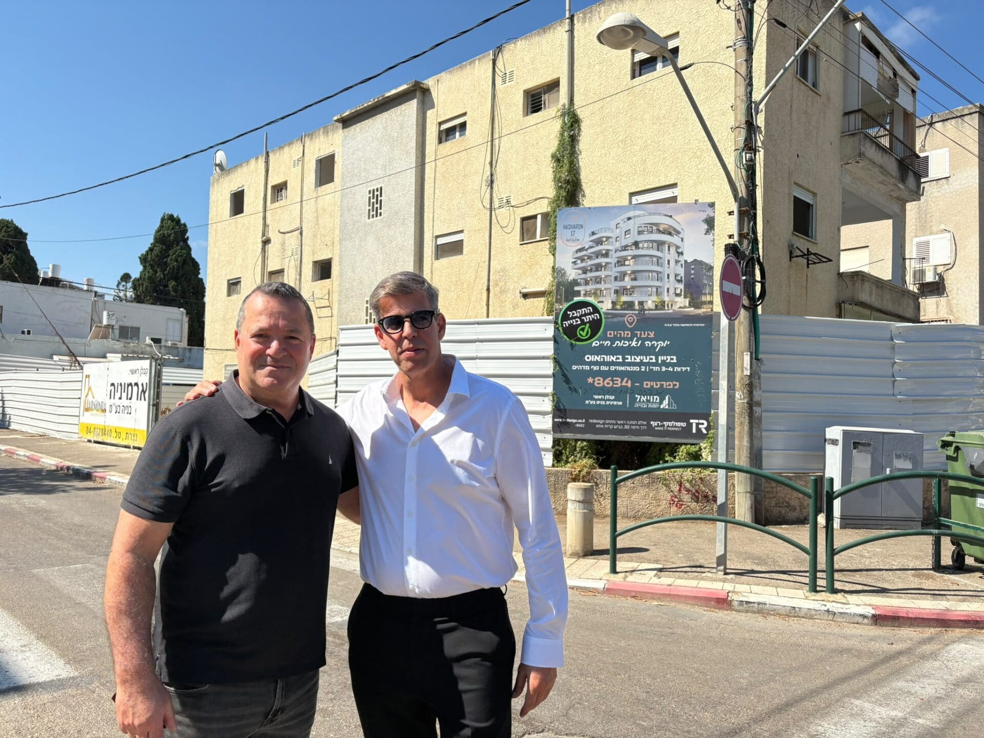 הריסת בניין, השרון 17, עורכי הדין איל פאר וגיל לנדאו צילום: טל קיזמן
