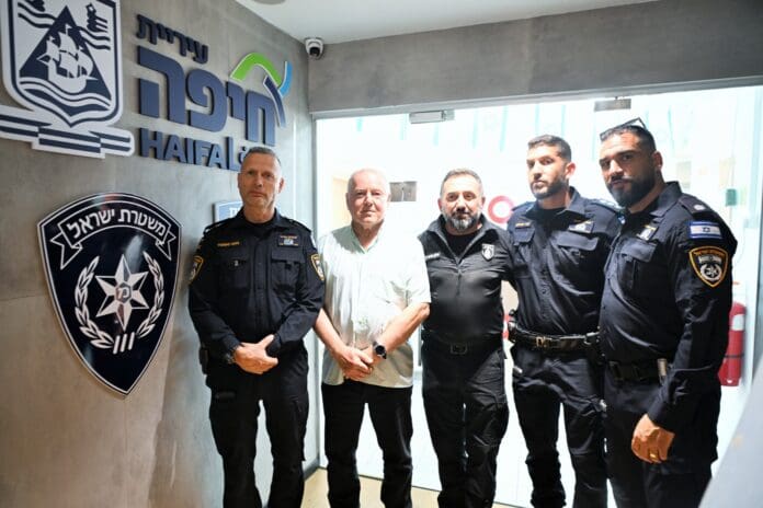 מטה חדש ליחידת השיטור המקומי ״עוז״ נחנך בחיפה - מצ״ב תיעוד 14/7/26 (צילום: דוברות המשטרה, דוברות עיריית חיפה) מטה חדש ליחידת השיטור המקומי ״עוז״ נחנך בחיפה - מצ״ב תיעוד 14/7/26 (צילום: דוברות המשטרה, דוברות עיריית חיפה)