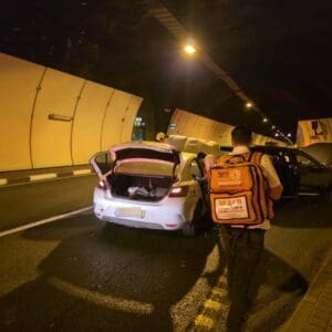 תאונה במנהרות הכרמל: שלושה נפגעים קל 14/7/26 (צילום: איחוד הצלה סניף כרמל-קריות)