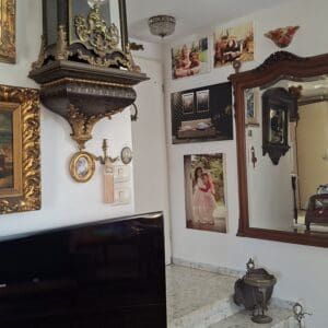 בבית יונה מזור – מבט אל מבואת הבית (צילום: רחלי אורבך)