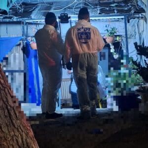 גבר אותר ללא רוח חיים בביתו בחיפה ימים לאחר מותו 16/7/26 (צילום: דוברות זק״א)