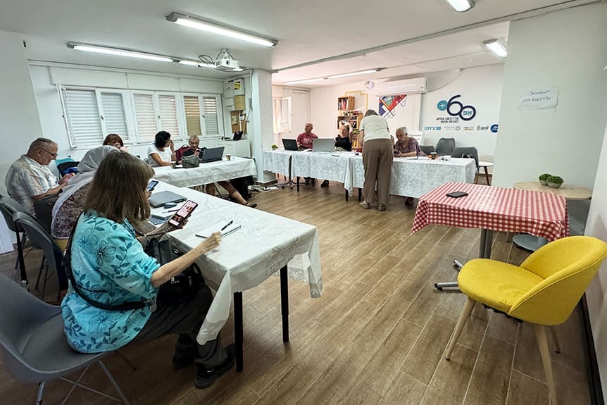מרכז אפ 60 בחיפה (צילום: אקי פלקסר)