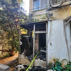 שריפה פרצה בבית עסק במבנה מגורים בשדרות מוריה בחיפה – דוברות כבאות והצלה לישראל | מחוז חוף 19/7/26 (צילום: כבאות והצלה לישראל)