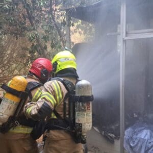 שריפה פרצה בבית עסק במבנה מגורים בשדרות מוריה בחיפה – דוברות כבאות והצלה לישראל | מחוז חוף 19/7/26 (צילום: כבאות והצלה לישראל)