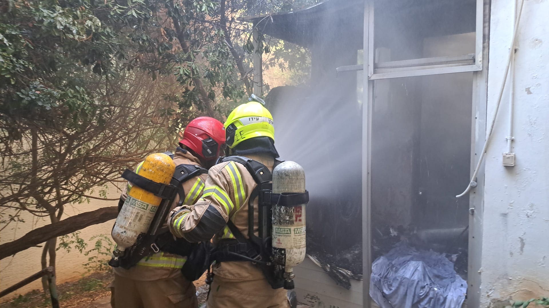 שריפה פרצה בבית עסק במבנה מגורים בשדרות מוריה בחיפה - דוברות כבאות והצלה לישראל | מחוז חוף 19/7/26 (צילום: כבאות והצלה לישראל)
