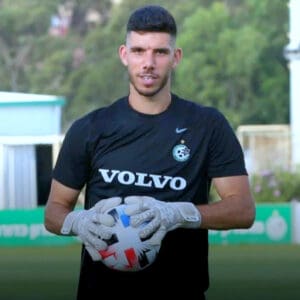 השוער עומרי גלזר חוזר הביתה ויעמוד בין הקורות במכבי חיפה חוזר הביתה: השוער עומרי גלזר יעמוד בין הקורות במכבי חיפה (צילום: מכבי חיפה, האתר הרישמי).