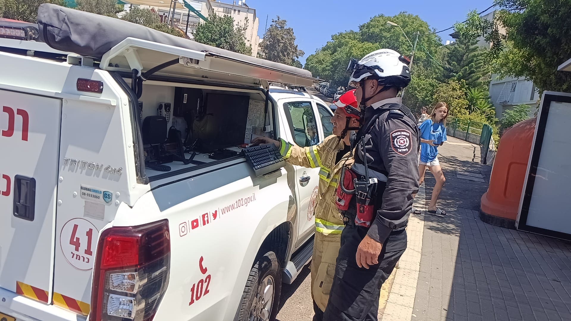 שריפת קוצים באזור נחל לוטם בחיפה - דוברות כבאות והצלה לישראל | מחוז חוף 27/7/26 (צילום: כבאות והצלה לישראל)