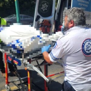 אישה כבת 50 נמצאה ללא רוח חיים בדירתה ביקנעם עילית ימים לאחר מותה 29/7/26 (צילום: דוברות זק״א)
