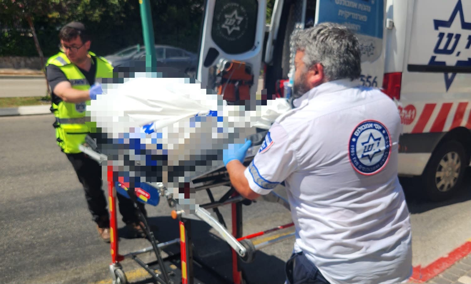 אישה כבת 50 נמצאה ללא רוח חיים בדירתה ביקנעם עילית ימים לאחר מותה 29/7/26 (צילום: דוברות זק״א)