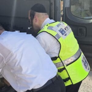 מתנדבי זק"א מחוז צפון, מטפלים בכבוד המת (צילום: זק"א)