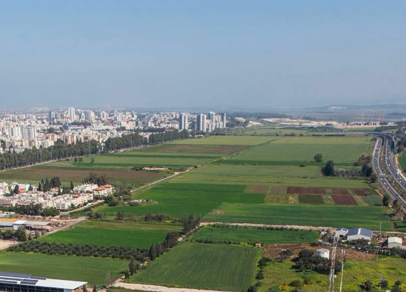 קרקעות חקלאיות במזרח קריית ביאליק (צילום: ע.ק.ביאליק)