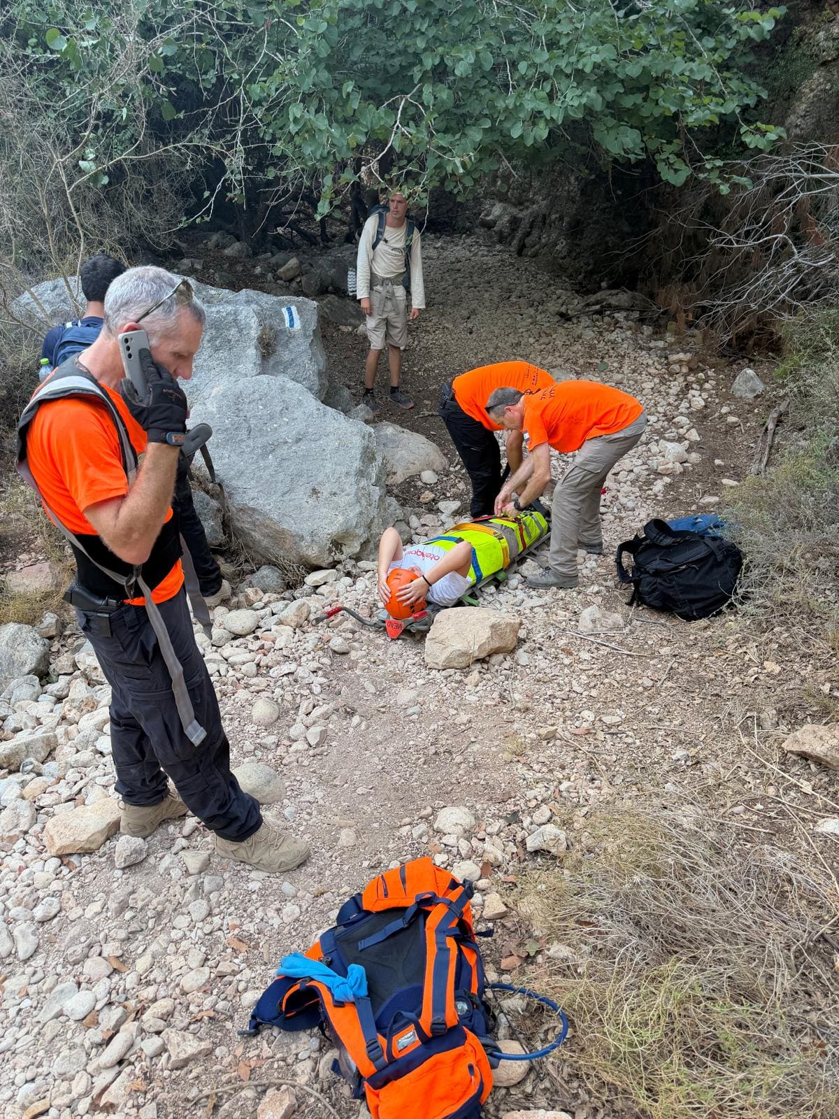 מטיילת כבת 25 חולצה לאחר שנפצעה בנחל גלים - תמונות מהחילוץ היום 5/8/26 (צילום: דוברות יחידת החילוץ ״גליל-כרמל״)