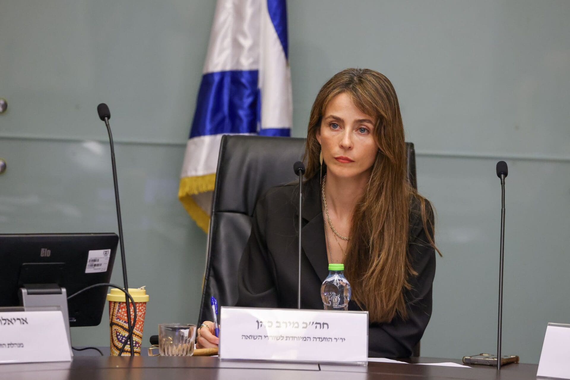 קשישה חולת סרטן מחיפה נעקצה ב-99 אלף שקל – הבנק מסרב להשיב את הכסף - ח״כ מירב כהן 5/8/26 (צילום: דוברות הכנסת)