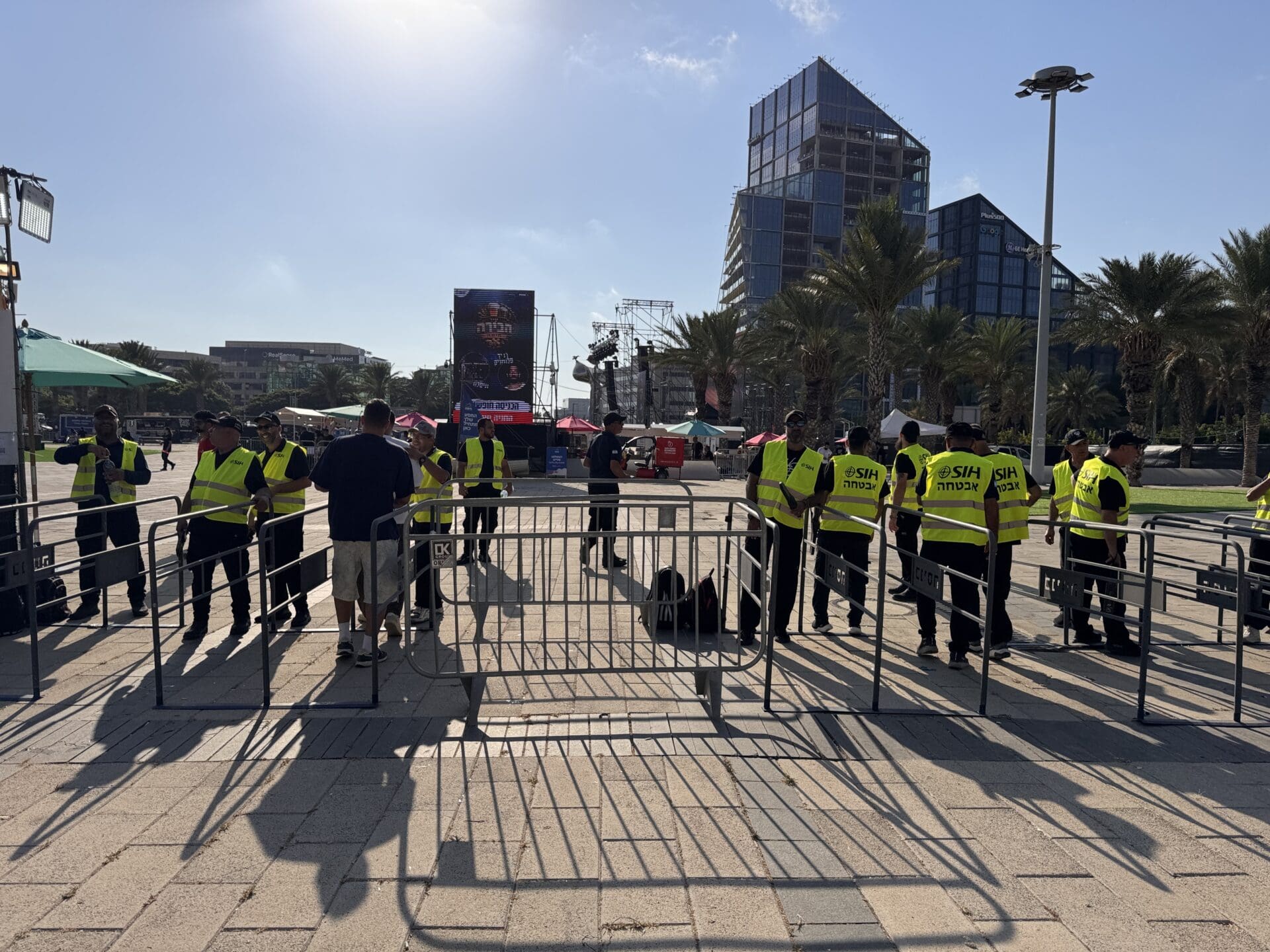 כוחות פיקוח עירוני - פסטיבל האוכל של חיפה יצא לדרך: שלושה ימים של חגיגה קולינרית ענקית בסמי עופר 11/8/26 (צילום: חי פה-TV)