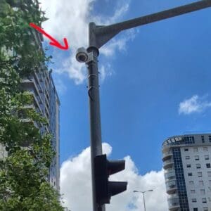 חיפה: מערכת חכמה תזהה הולכי רגל ותפעיל עבורם את הרמזור ללא לחיצה על הלחצן מערכת שהותקנה במסגרת הפיילוט במעבר בחצייה ברחוב אוסקר שינדלר (צילום: דוברות עיריית חיפה)