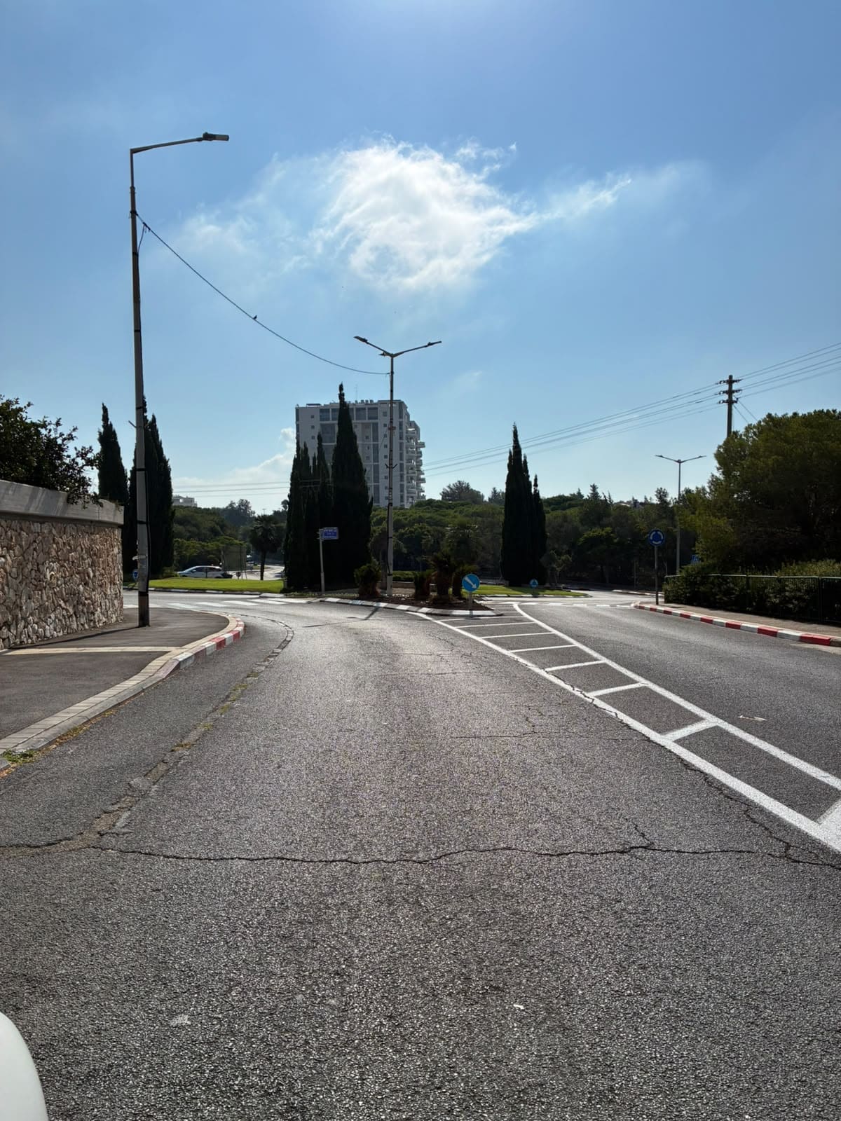 רחוב מבצע יהונתן (צילום: חי פה בשטח)