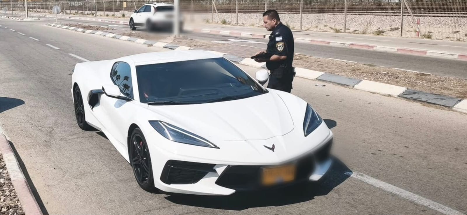 פעילות משטרתית מוגברת בחופי חיפה: דוחות, שפיכות אלכוהול ועיכוב חשודים 17/8/26 (צילום: דוברות המשטרה)