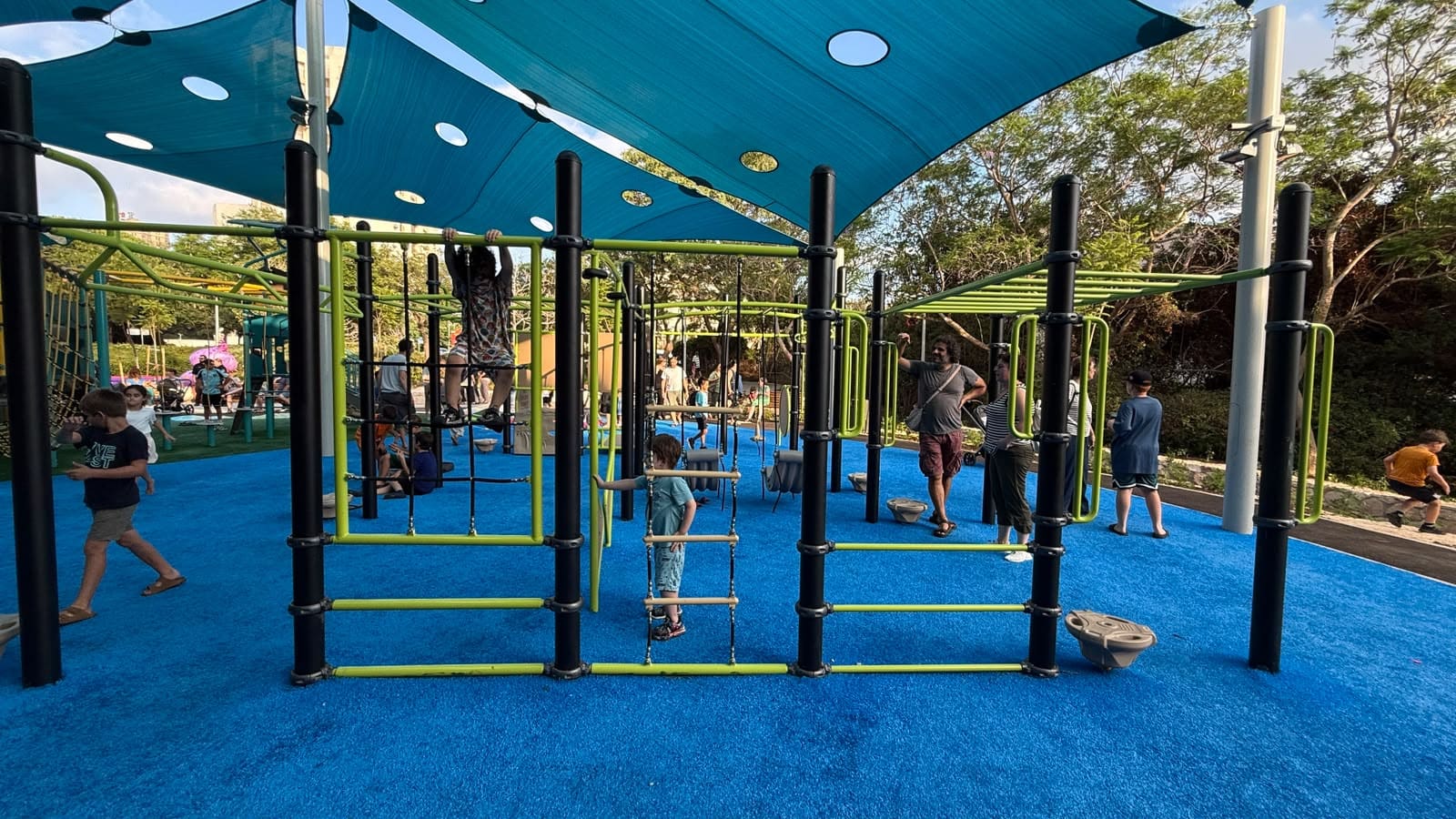 גן השושנים החדש נפתח בשכונת רמת אשכול בחיפה 17/8/26 (צילום: ענת סלומון, דוברות עיריית חיפה)