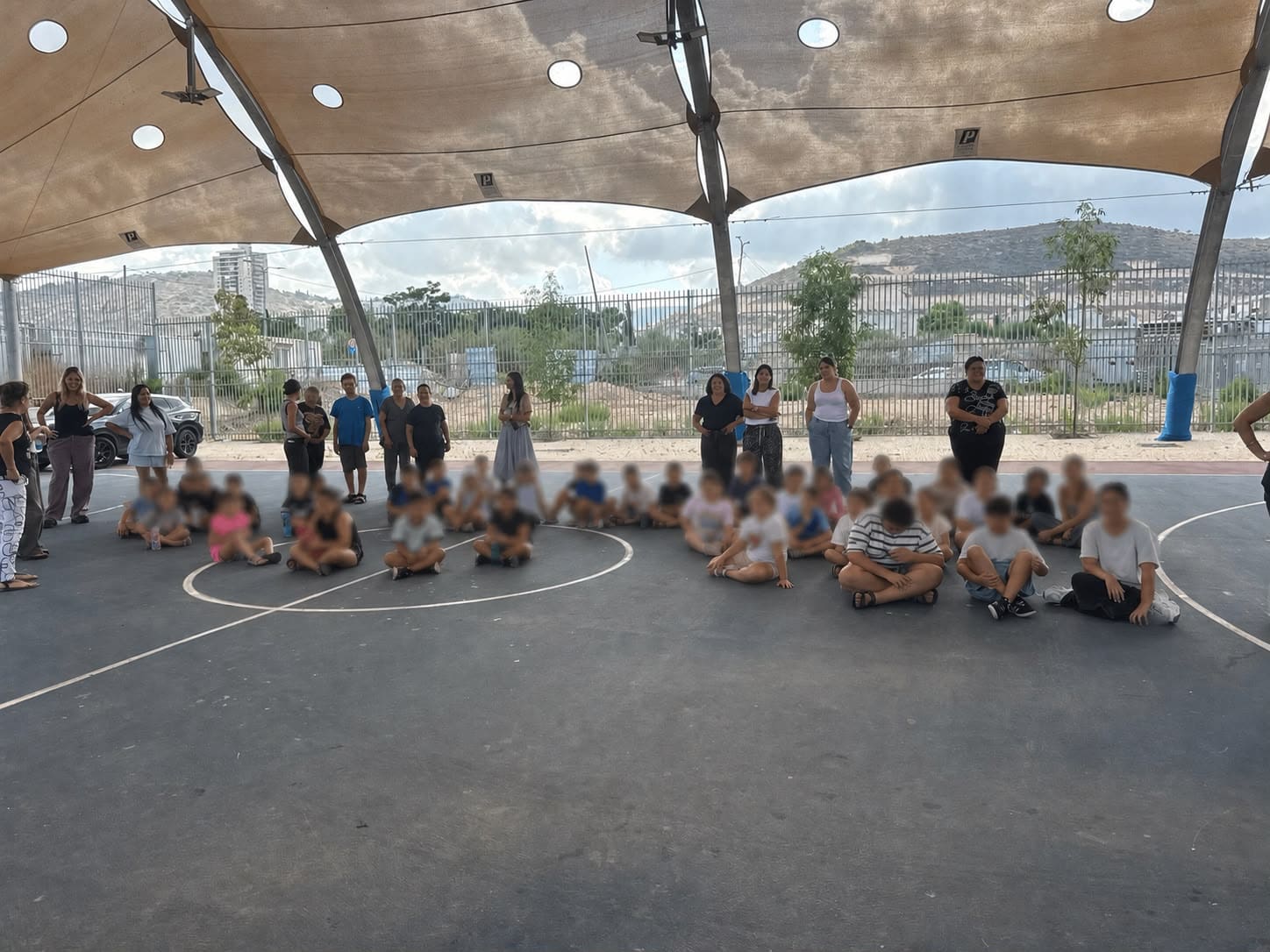 בוקר חווייתי לילדי החינוך המיוחד בטירת כרמל עם כוחות הביטחון וההצלה 17/8/26 (צילום: דוברות עיריית טירת כרמל)