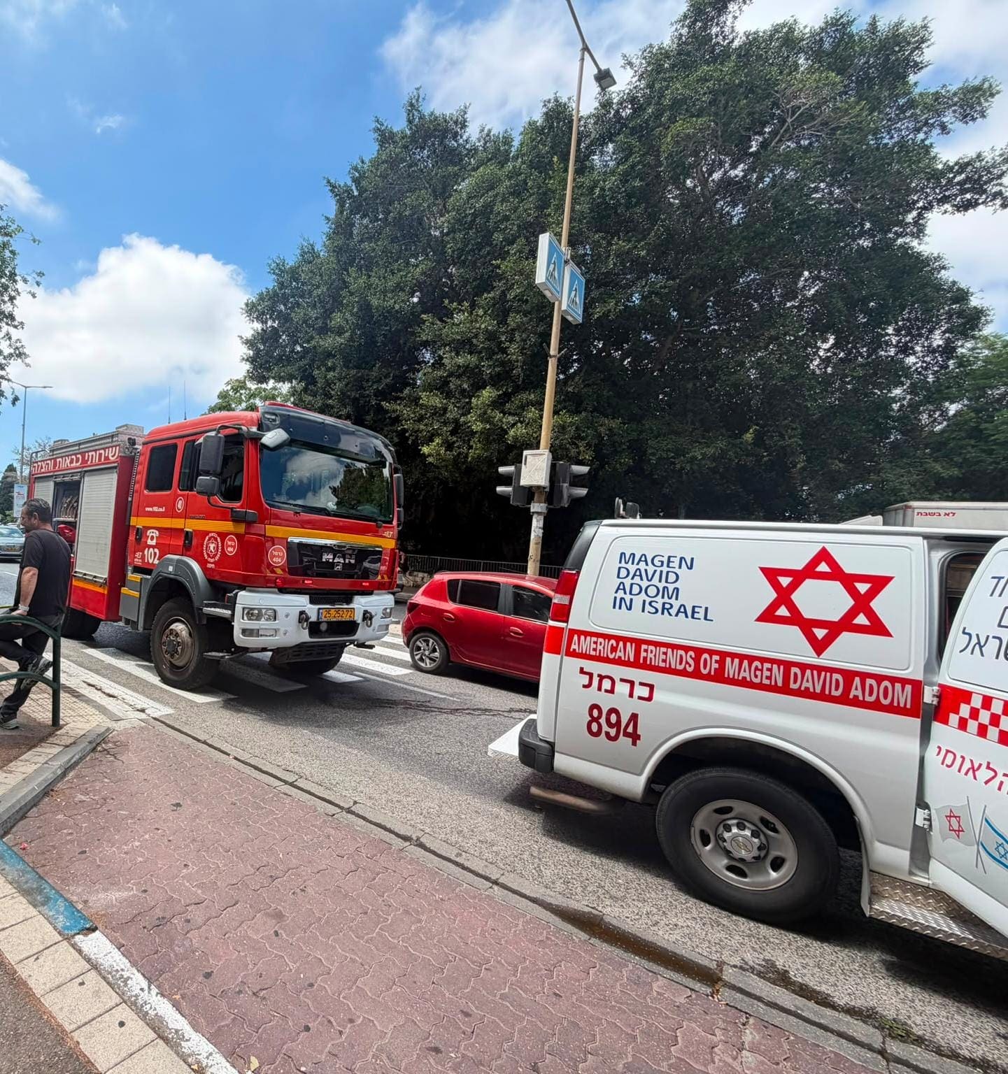 שריפה פרצה במרפאת שיניים בשדרות מוריה בחיפה – דיירים חולצו מהמבנה - דוברות כבאות והצלה לישראל | מחוז חוף 20/8/26 (צילום: כבאות והצלה לישראל)