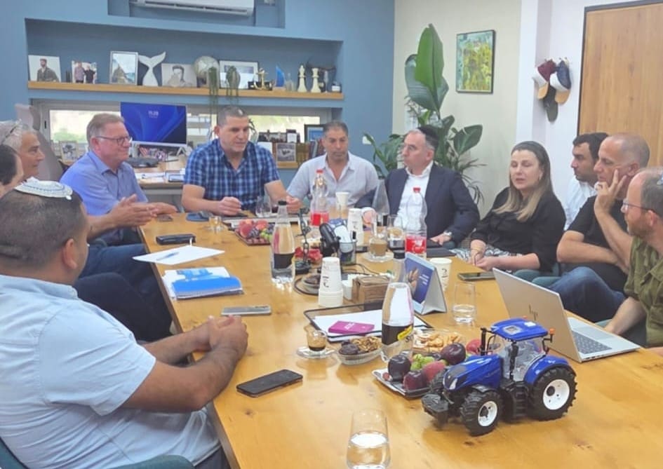 מנכ״ל משרד הפנים ביקר במועצה האזורית חוף הכרמל לדיון בסוגיות פיתוח אסטרטגיות 20/8/26 (צילום: חוף הכרמל)
