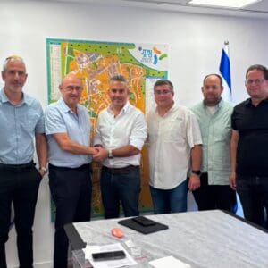 טירת כרמל מאיצה את ההתחדשות העירונית: מפגש עבודה עם הרשות הממשלתית 24/8/26 (צילום: דוברות עיריית טירת כרמל)