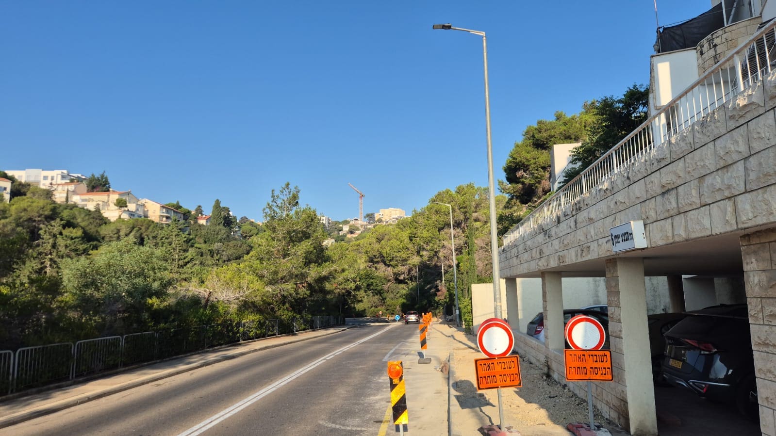 הפסקת העבודות ברחוב מבצע יהונתן (צילום: חי פה בשטח)
