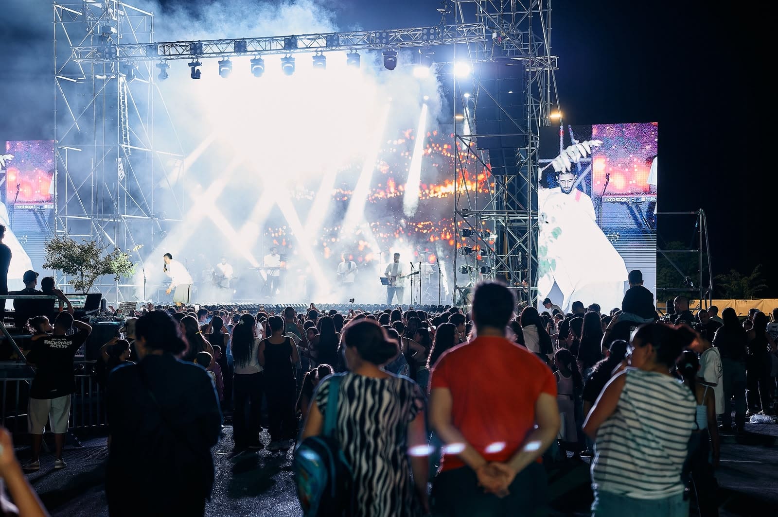 אלפי בני נוער חגגו את סיום הקיץ באירוע מוזיקלי גדול בטירת כרמל 26/8/26 (צילום: שרון לייבל, דוברות עיריית טירת כרמל)