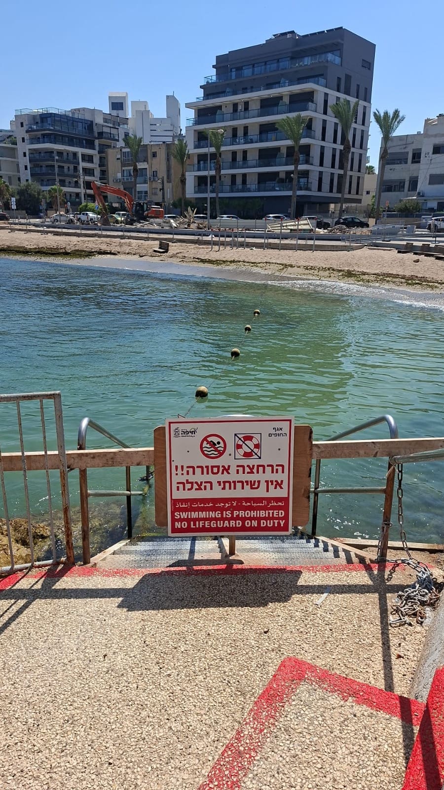 צבע המים בבק דור.(צילום: לורי הלב שבמים)