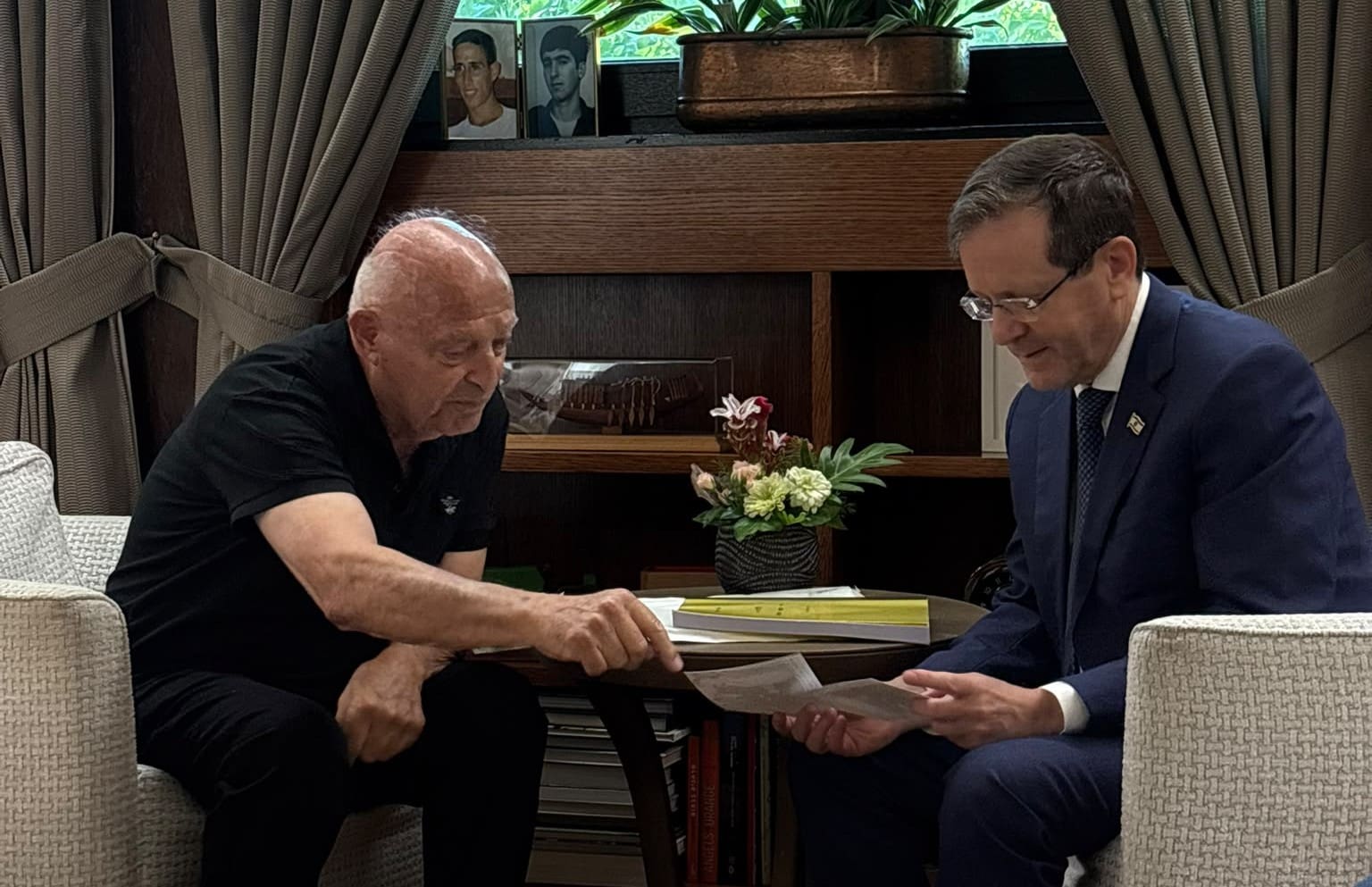 אורי שרון מתארח בבית הנשיא, יצחק הרצוג (צילום: בית הנשיא)