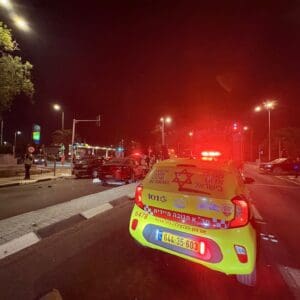 תאונה קשה בכביש 4 סמוך לעין כרמל – שני פצועים פונו לרמב"ם תאונה קשה בכביש 4 סמוך לעין כרמל – שני פצועים פונו לרמב״ם 28/8/26 (צילום: תיעוד מבצעי מד״א)