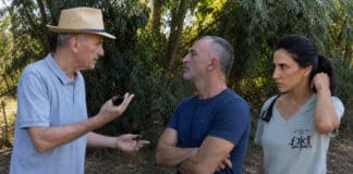 אבי נשר, שלום מיכאלשווילי ומגי אזרזר בצילומי הסרט ''האהבות שלנו'' (צילום: חנה ורשקוב)