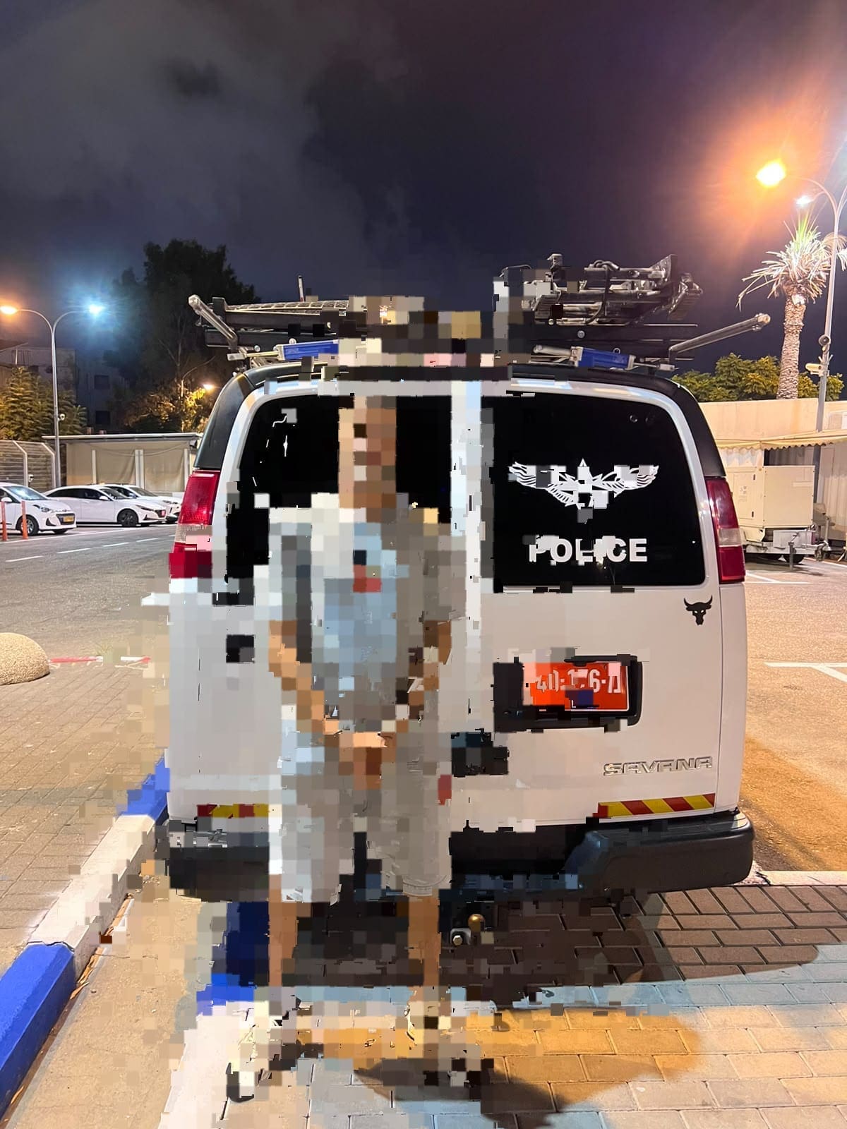 נהג טרקטורון השתולל ברחובות חיפה, תועד ונעצר - תיעוד המעצר 7/9/26 (צילום: דוברות המשטרה)