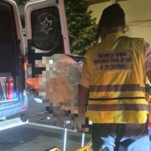 אישה כבת 40 נמצאה ללא רוח חיים בדירתה בחיפה ימים לאחר מותה 8/9/26 (צילום: דוברות זק״א)