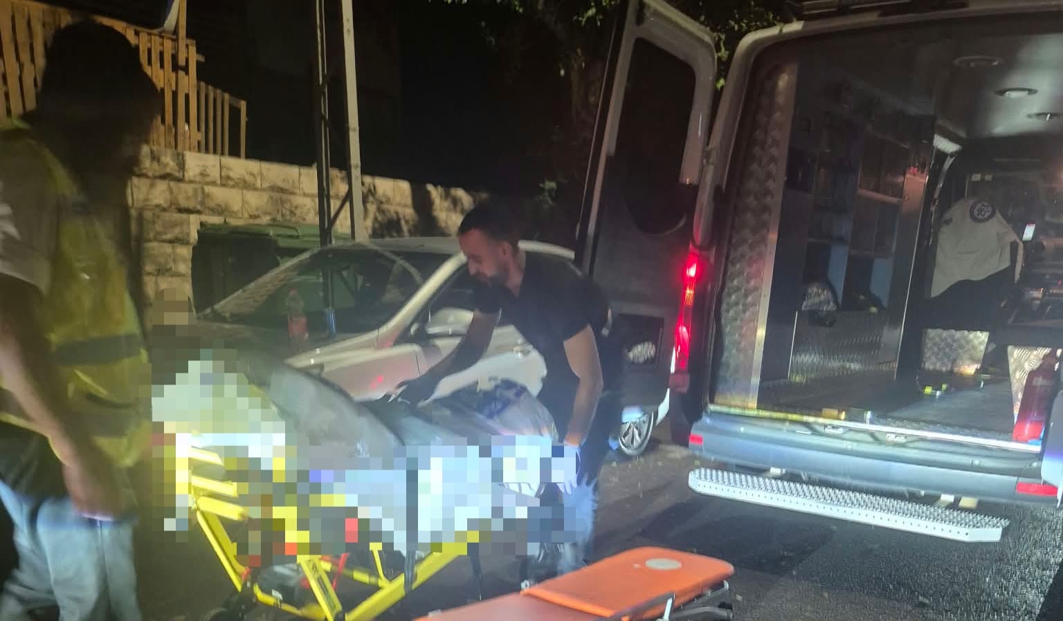 אישה כבת 40 נמצאה ללא רוח חיים בדירתה בחיפה ימים לאחר מותה 8/9/26 (צילום: דוברות זק״א)