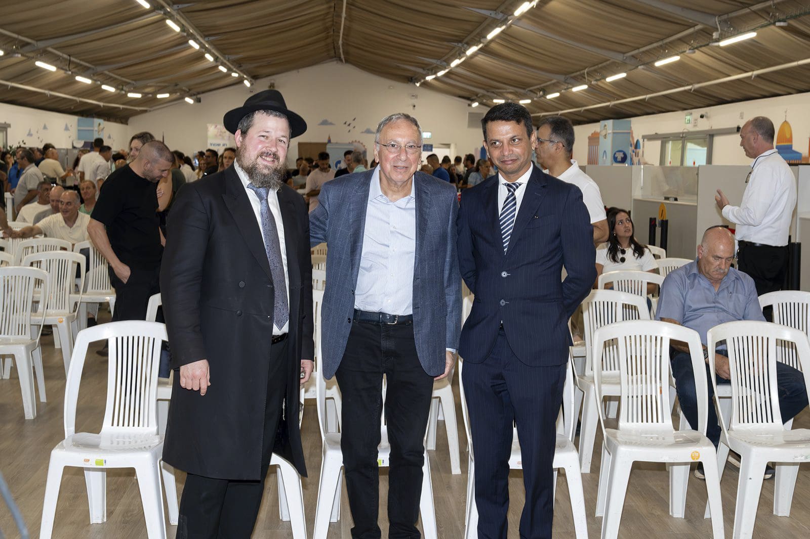 קפטן סומיט צאוהאן אריאל הלפרין רב יהודה גיזבורג (צילום: ורהפטינג ונציאן)