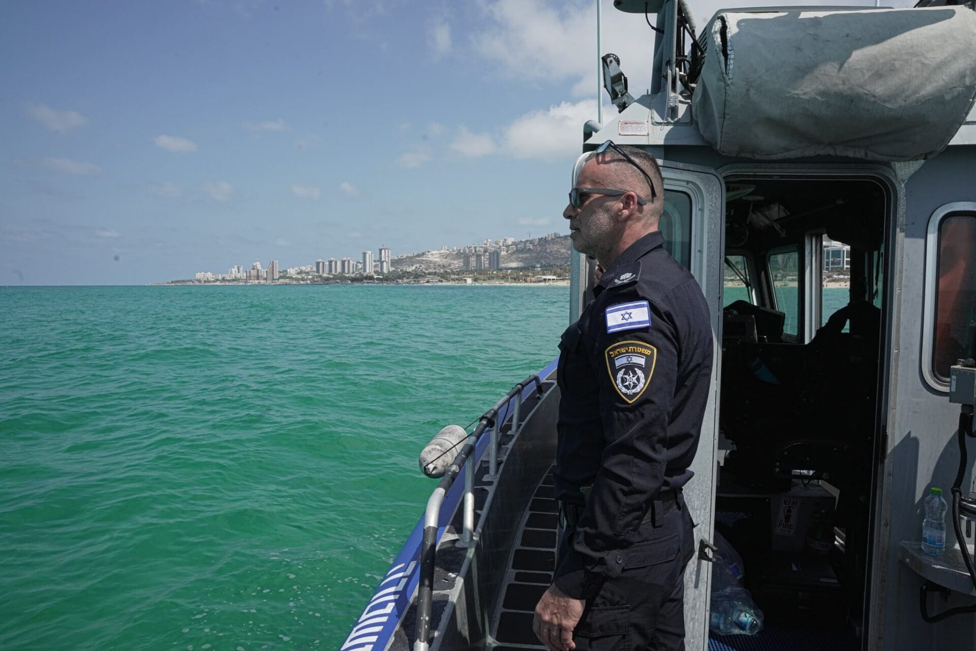 אותרה גופתו של הצעיר שנעדר בחוף הסטודנטים בחיפה - מצ״ב תיעוד 12/9/26 (צילום: דוברות המשטרה)