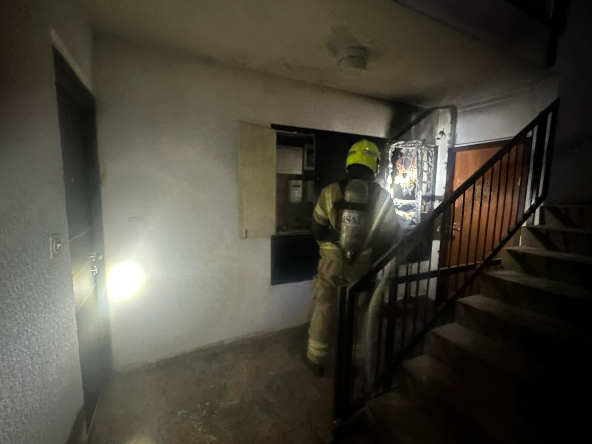 שני נפגעים בשריפה שפרצה במבנה מגורים בטירת כרמל - דוברות כבאות והצלה לישראל | מחוז חוף 14/9/26 (צילום: כבאות והצלה לישראל)