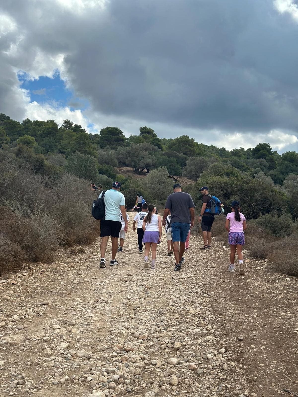 צועדים לעין קדם (צילומים: מסר הפקות, עיריית טירת כרמל)