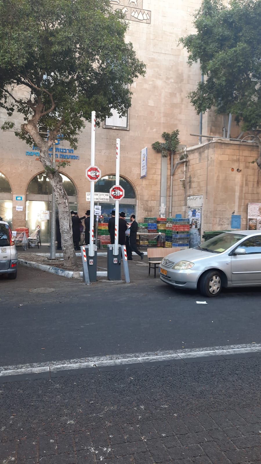 הכנת התרנגולות לקראת מנהג הכפרות בהדר (צילום: אלבום פרטי)