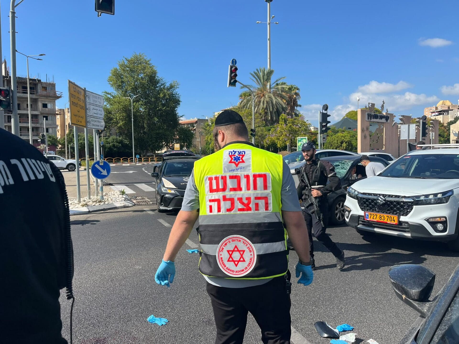 הולך רגל נפגע מרכב בקריית ביאליק ופונה במצב קשה 22/9/26 (צילום: דוברות הצלה)