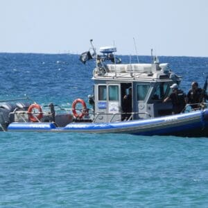 ניצלו את יום הכיפורים לדיג בלתי חוקי ונתפסו על ידי צוותי היחידה הימית של רשות הטבע והגנים ושוטרי מערך השיטור הימי בחיפה ניצלו את יום הכיפורים לדיג בלתי חוקי – ונתפסו מול חוף שבי ציון 22/9/26 (צילום: רשות הטבע והגנים)