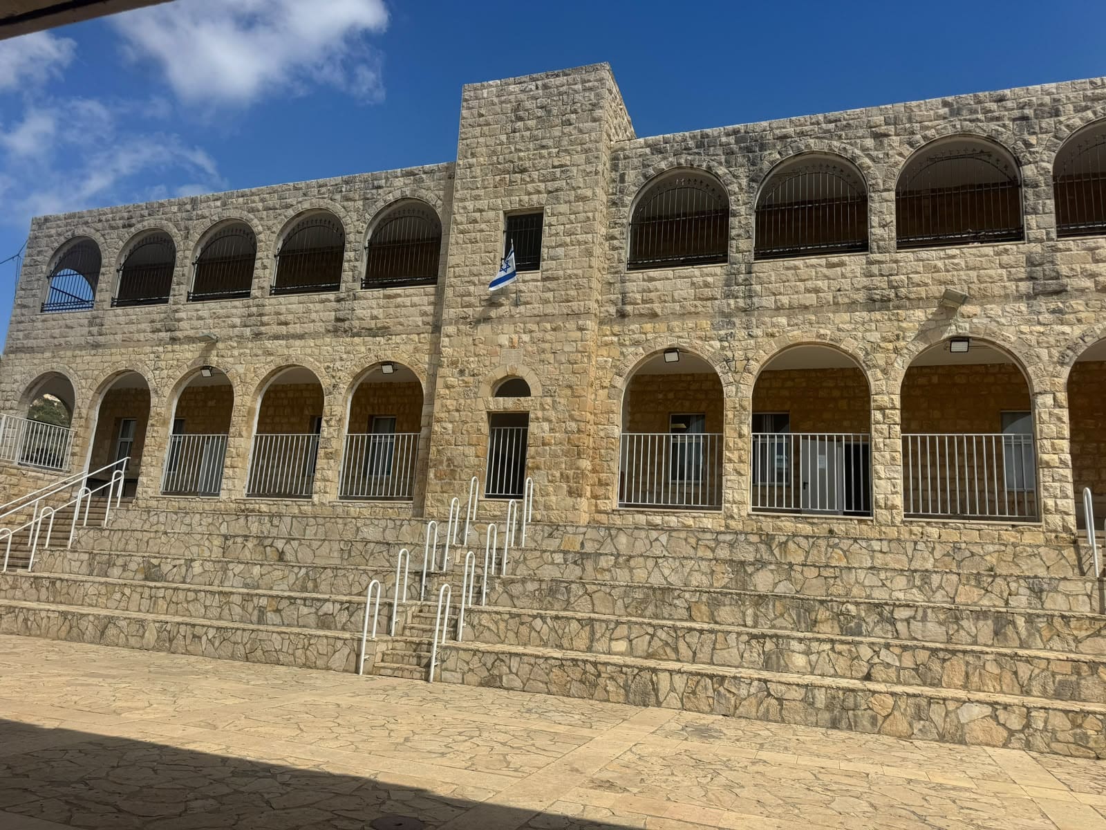 טירת כרמל: בתי הספר העל־יסודיים עוברים לחמישה ימי לימוד בשבוע 24/9/26 (צילום: דוברות עיריית טירת כרמל)